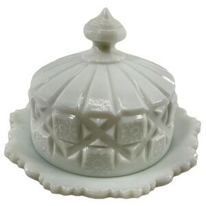 Vintage‎ Westmoreland Old Quilt Round Milk Glass w/Dome Lid BUTTER/CHEESE DISH